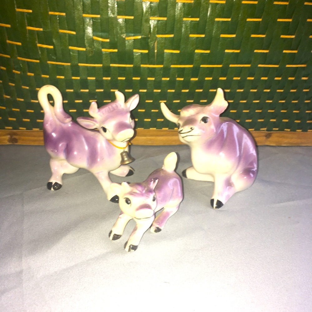 Vintage ceramic cow, bull &calf